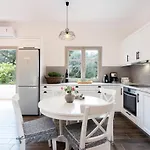 Olive Three-bedroom By Konnect