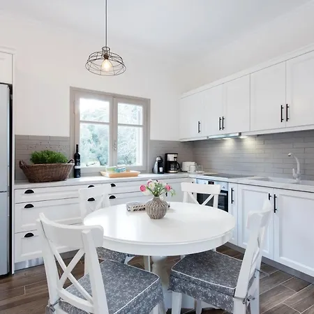 Olive Three-bedroom By Konnect Kato Korakiana